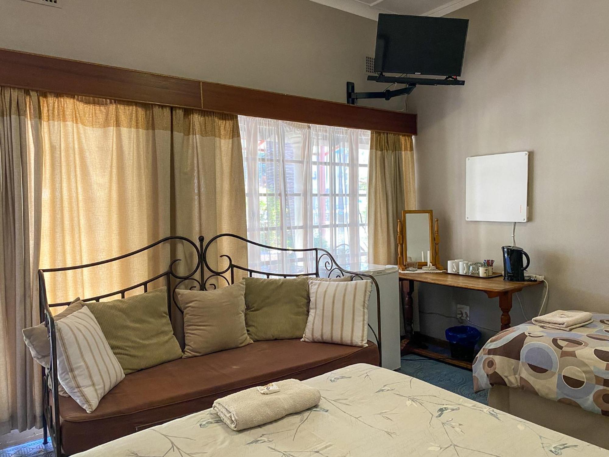 Palm Inn Guest House Piet Retief Exterior foto